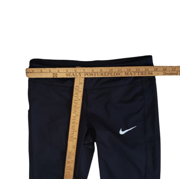 Nike Air Swoosh Leggings W/ Pocket Tights Black Zipper back pocket Size Medium - Picture 10 of 11
